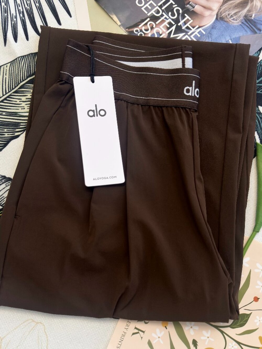 NWT🤎ALO Yoga Suit Up Trouser Espresso🎨 (Regular 30"Inseam) Effortless Chic - Picture 2 of 9